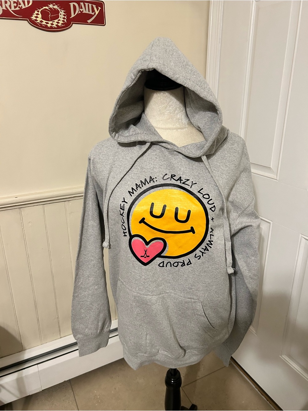 NWOT Milltex Hockey Mama Gray Hoodie Sweatshirt Size Medium
